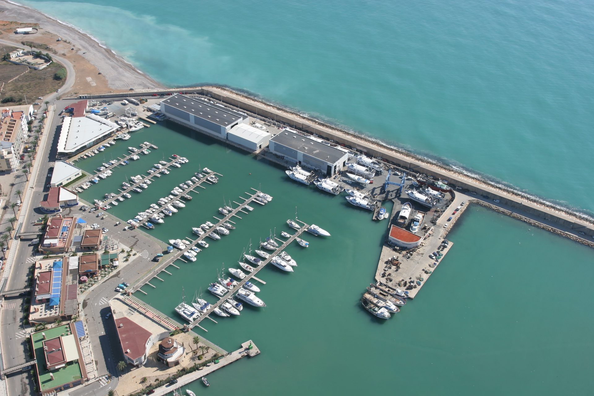 Vista aérea del varadero y puerto de Benicarló